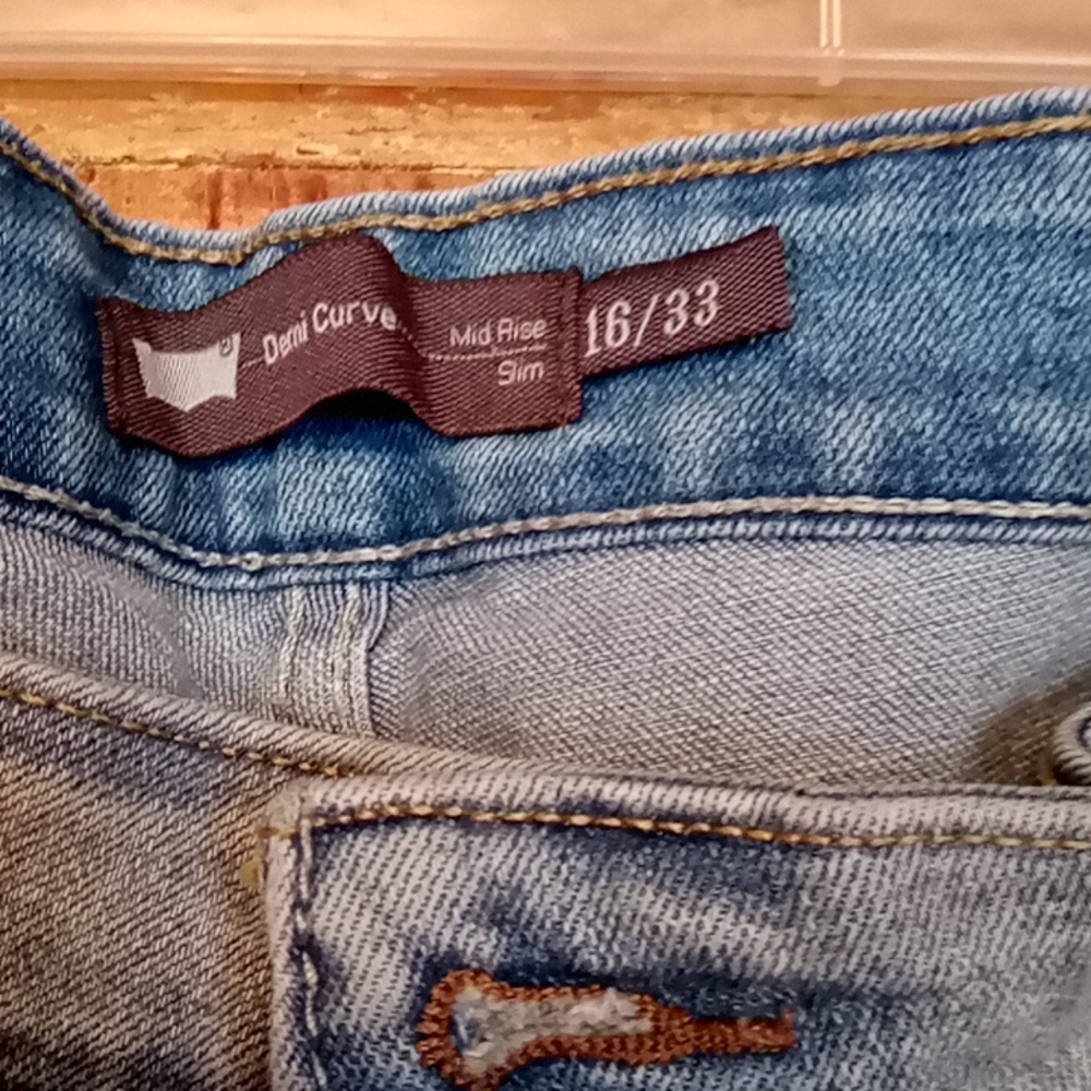 Levi mid rise slim jeans - Picture 4 of 7